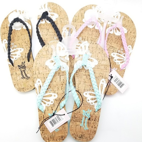 Boutique Shoes - Butterfly Flipflops